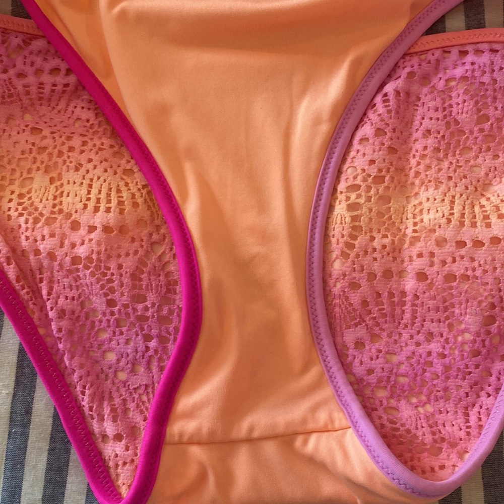 Like New Victoria’s Secret Bikini - Picture 4 of 5